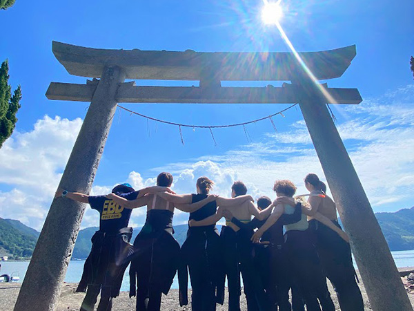 神社スノーケリング